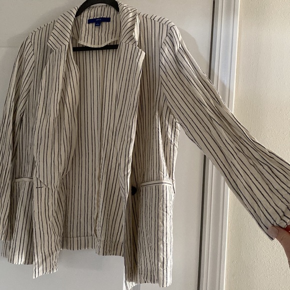 Linen Blazer - Picture 6 of 6